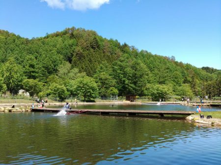 一日中釣れ続いた平谷湖フィッシングスポット
